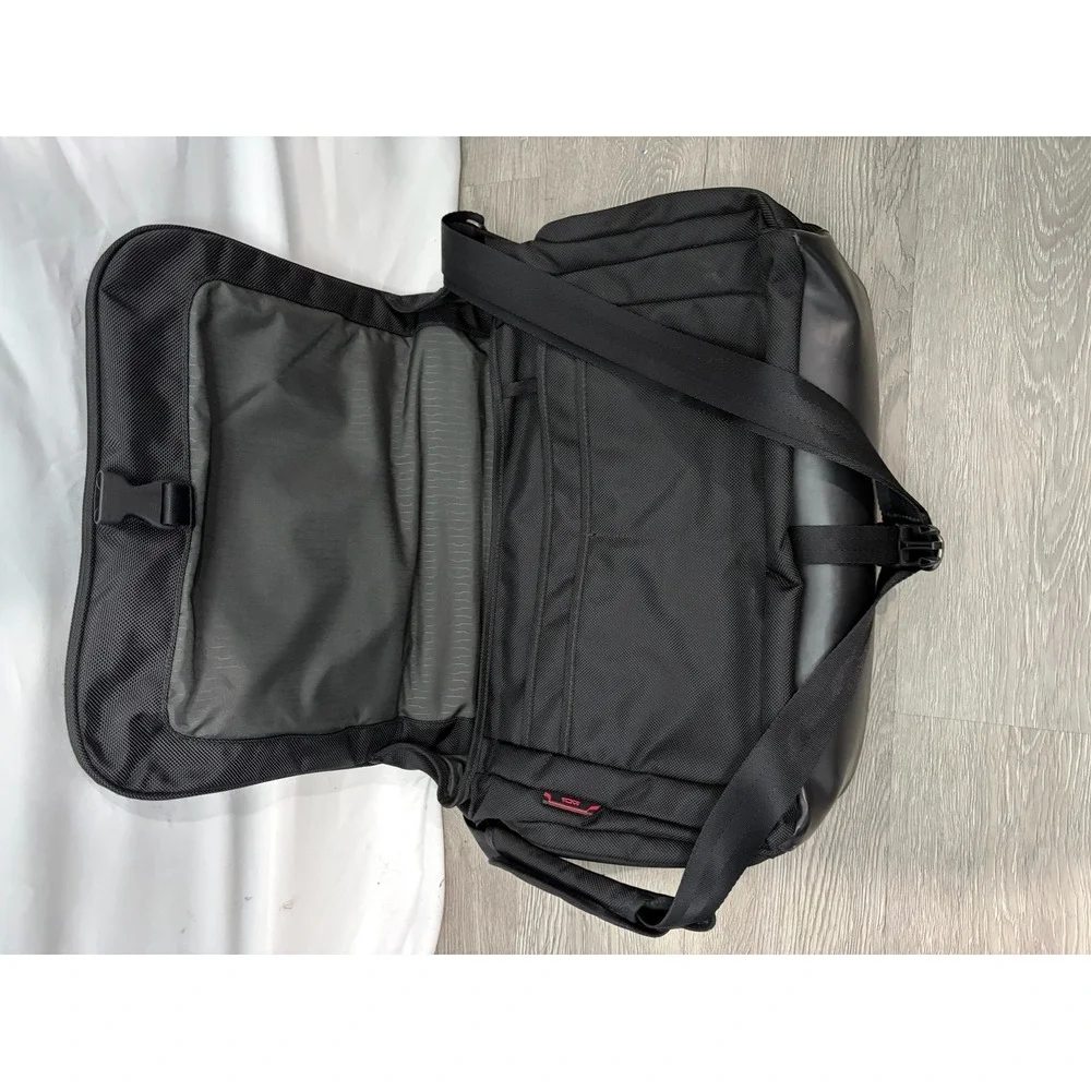 Tumi T-Tech Black Ballistic Nylon Laptop Computer Messenger Bag Crossbody Strap